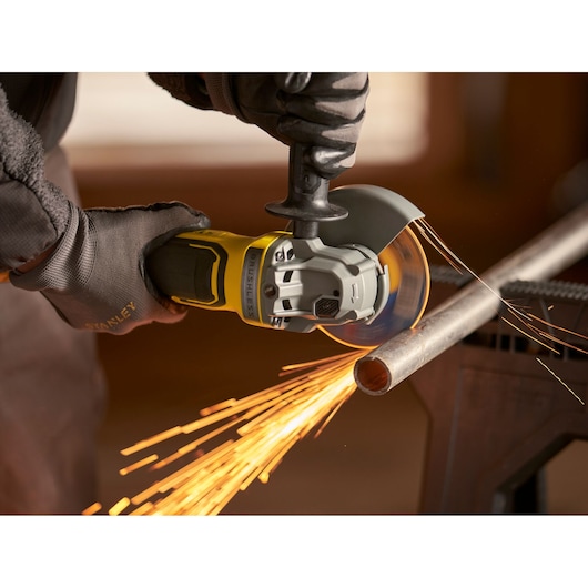 Esmerilhadeira Angular 4-1/2 Polegadas 115mm 20V Max* Brushless Bivolt 2 Baterias 2Ah E Carregador 1.25A