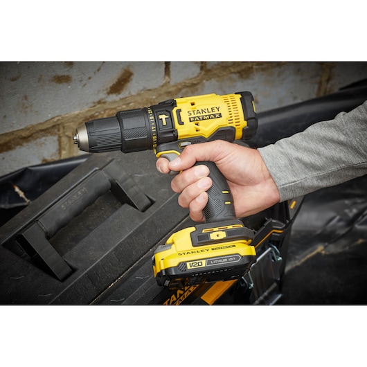 Parafusadeira / Furadeira de Impacto 1/2" (13mm) 20V MAX* Brushless Íon de lítio DE LÍTIO com duas baterias, carregador e maleta