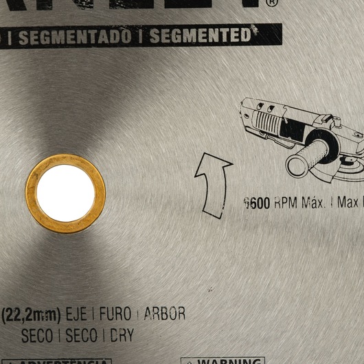 STANLEY STA47902L segmented circular saw blade detail with arbor hole, engraved specs, and illustration.