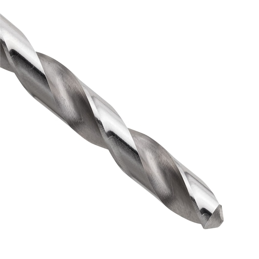 STANLEY STA50070B metal drill bit close-up on white background, showing spiral flutes and sharp cutting tip.