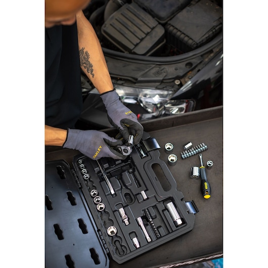 MECHANIC HAND TOOLS SET STANLEY  IN USE APPLICATION SHOT